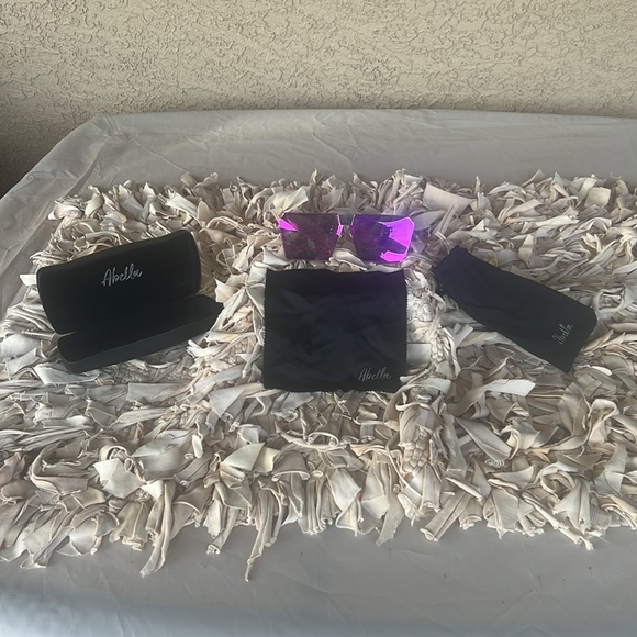 ABELLA SUNGLASSES - Picture 8 of 11